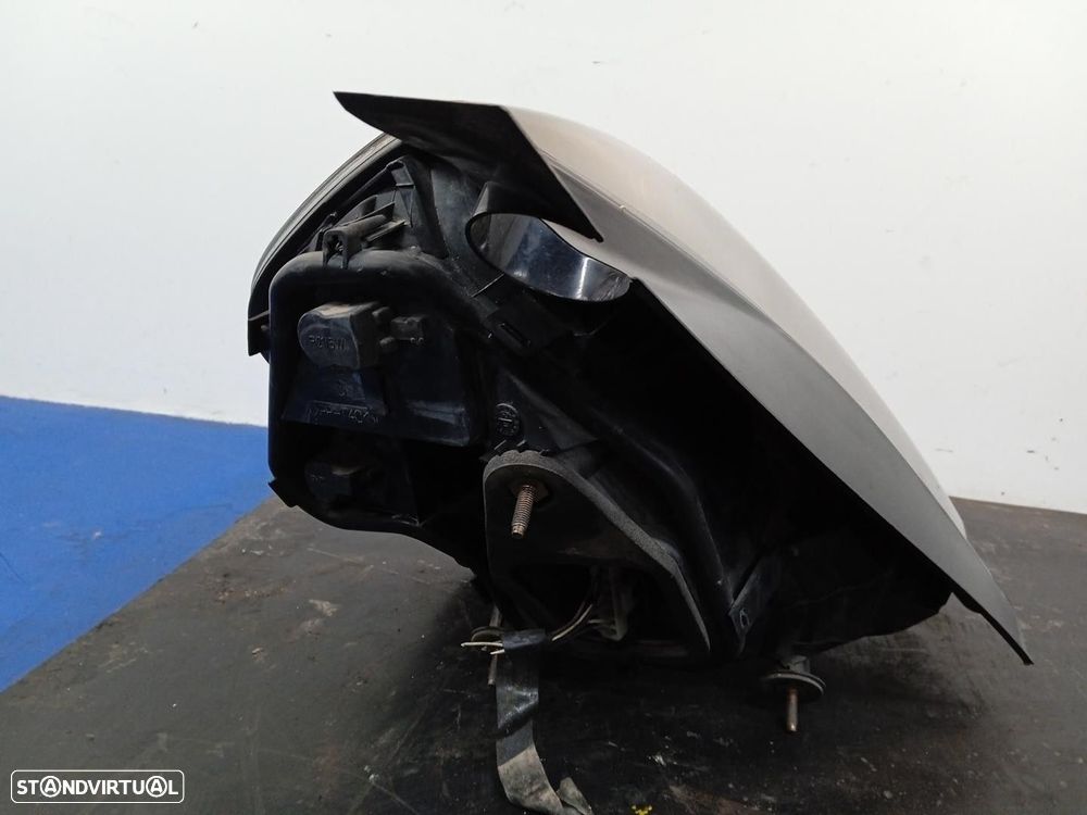 FAROLIM TRASEIRO DIREITO FIAT STILO 2004 -46823705 - 3