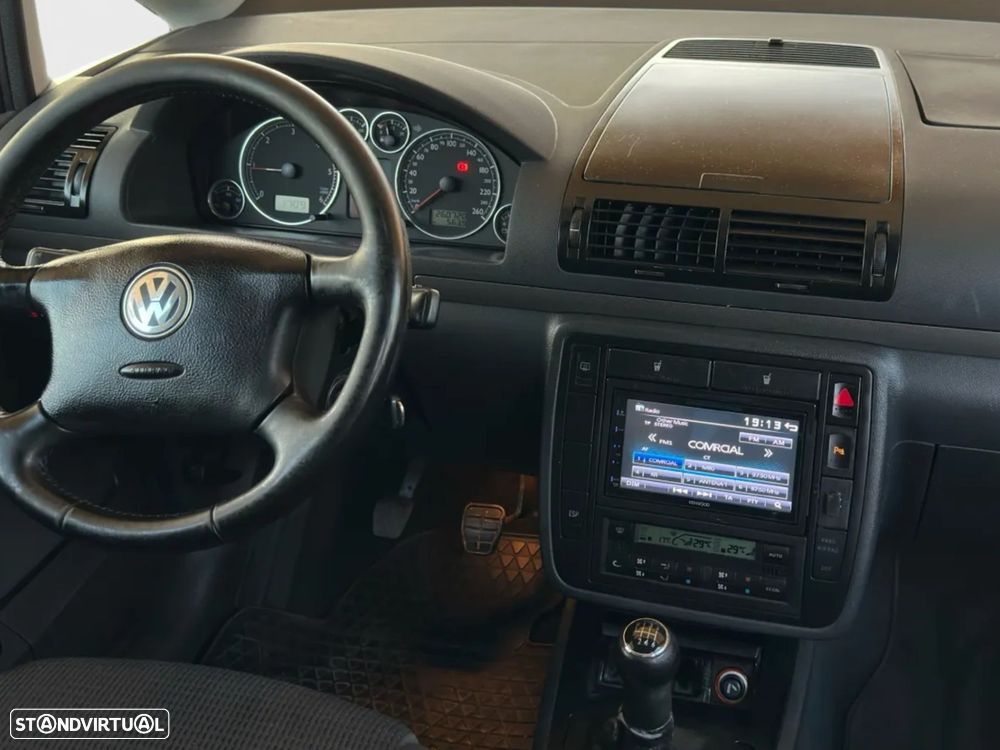 VW Sharan 2.0 TDI Confortline - 14