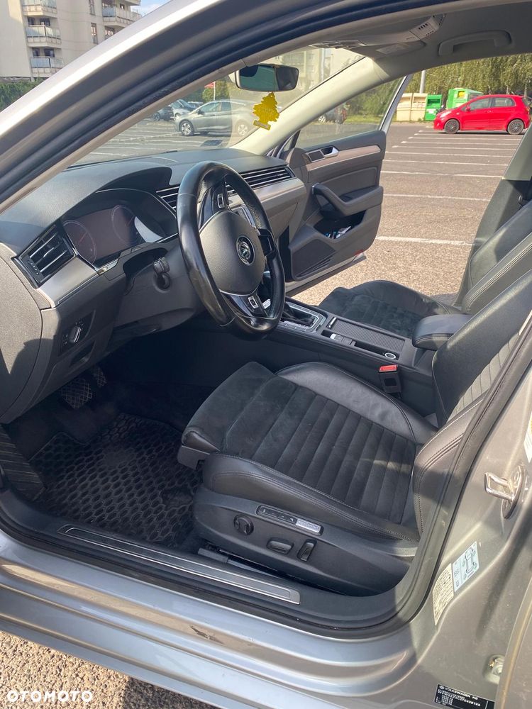 Volkswagen Passat - 4