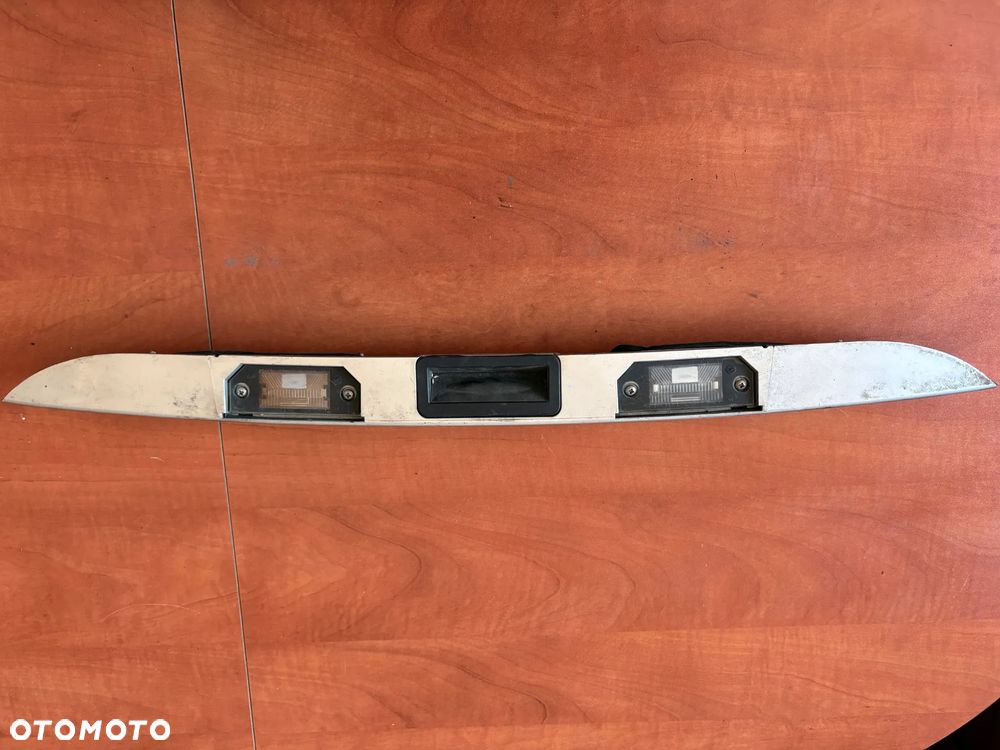 Blenda klapy bagażnika Ford C-MAX I 2003-2010 3M51R43404B SREBRNA - 1