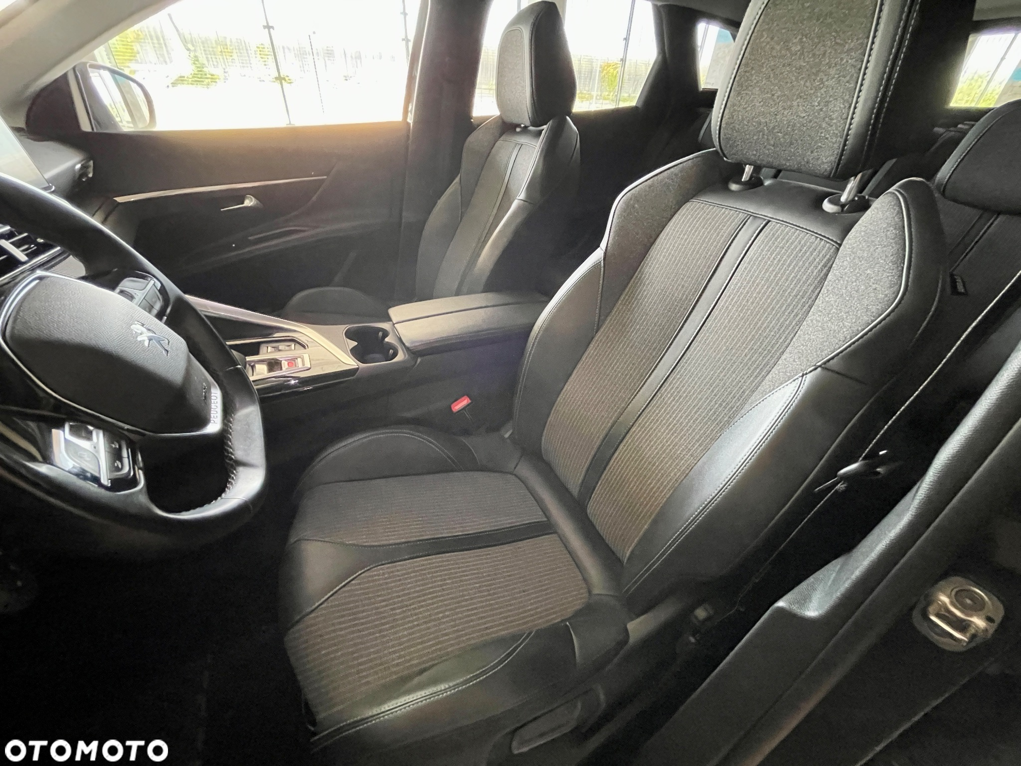 Peugeot 3008 Hybrid 225 e-EAT8 Allure - 18