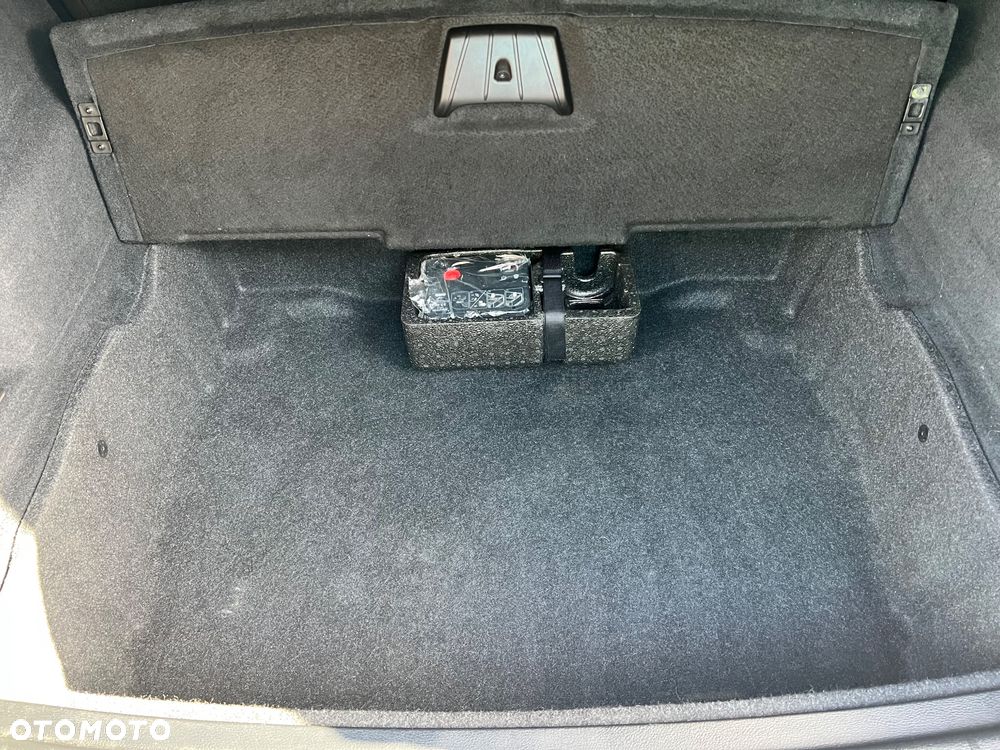 BMW X1 xDrive20i - 16