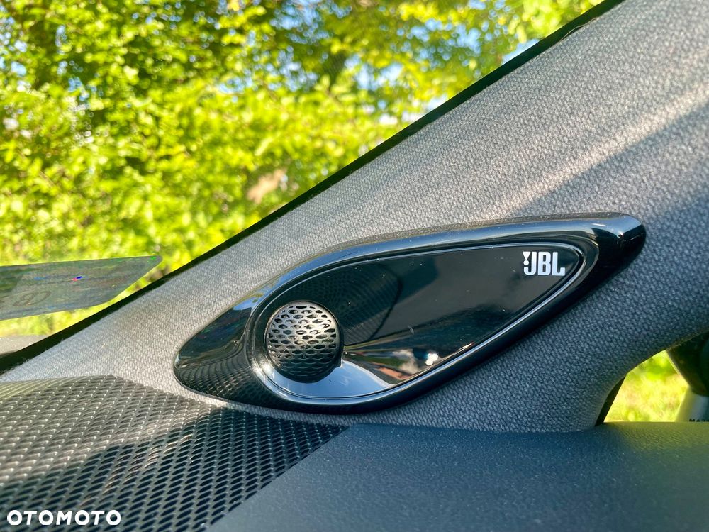 Toyota Corolla 2.0 Hybrid Executive - 21