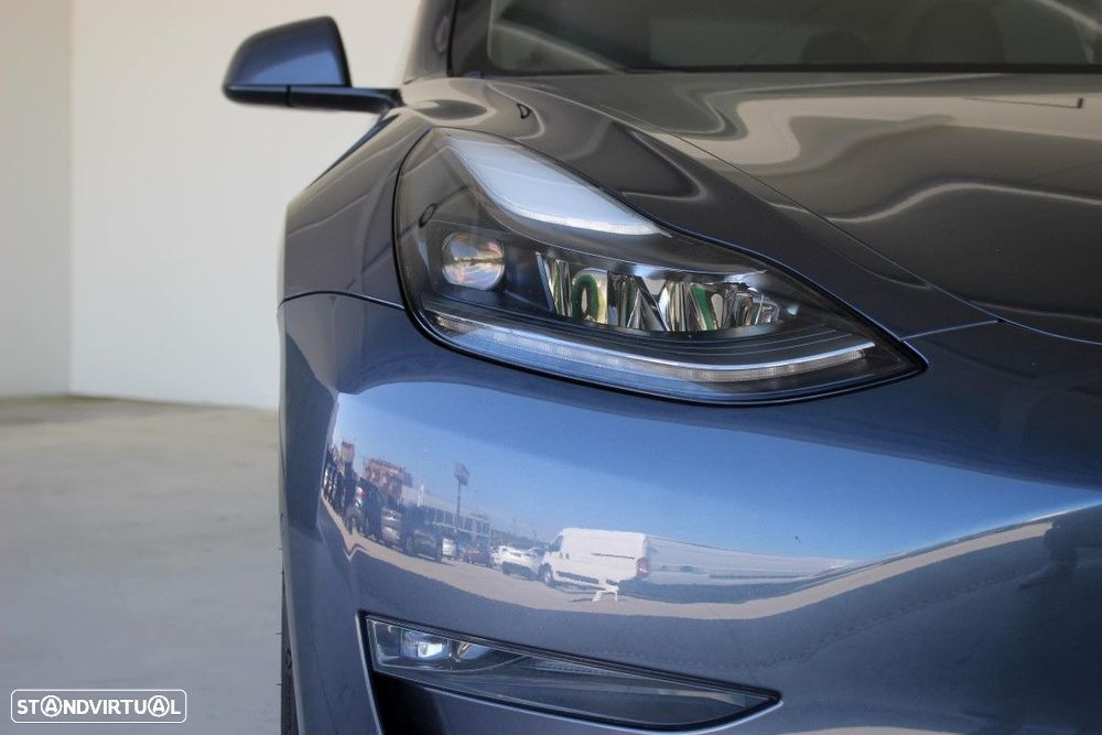 Tesla Model 3 - 5
