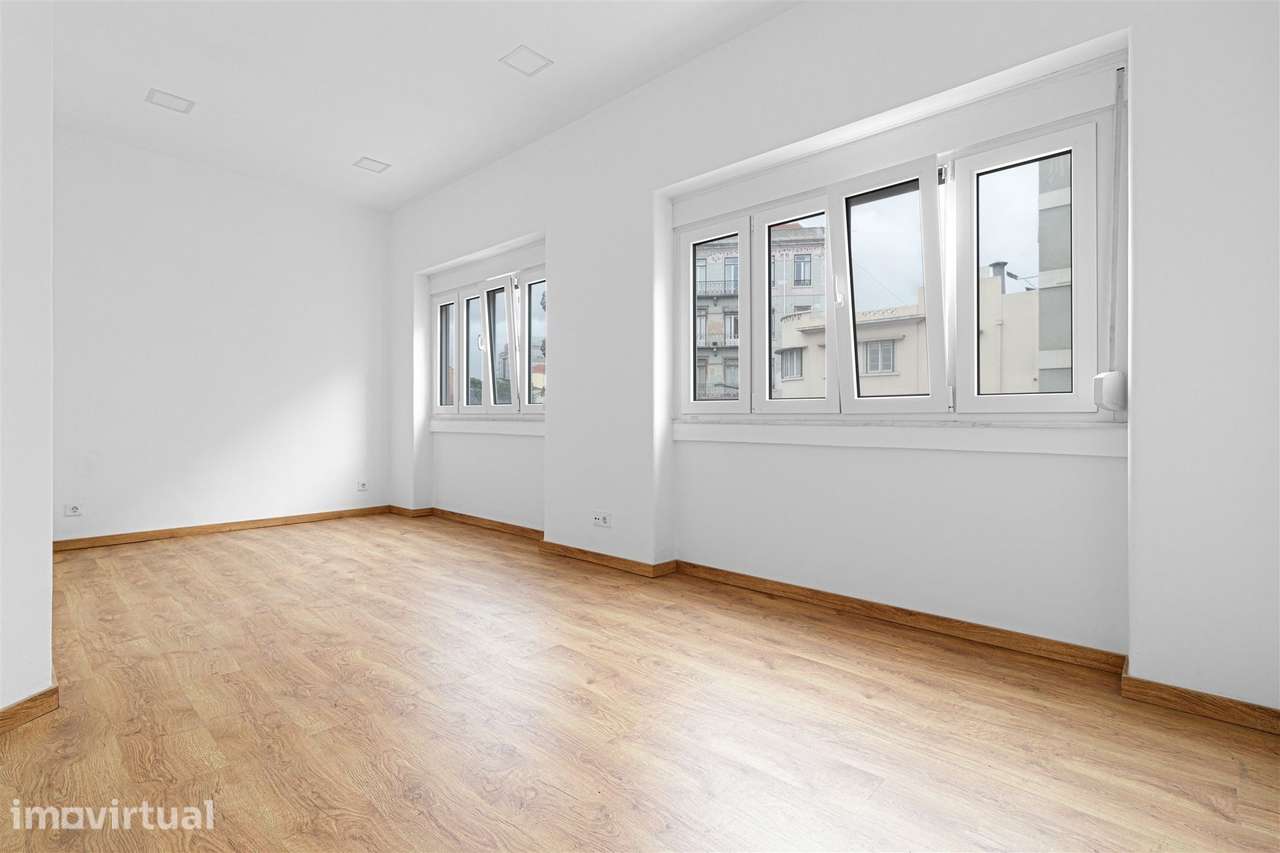 Apartamento T3 Largo do Rato - Grande imagem: 2/20