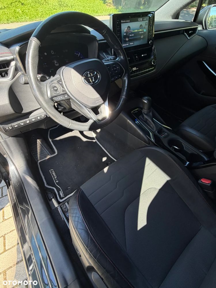 Toyota Corolla 2.0 Hybrid Executive - 8