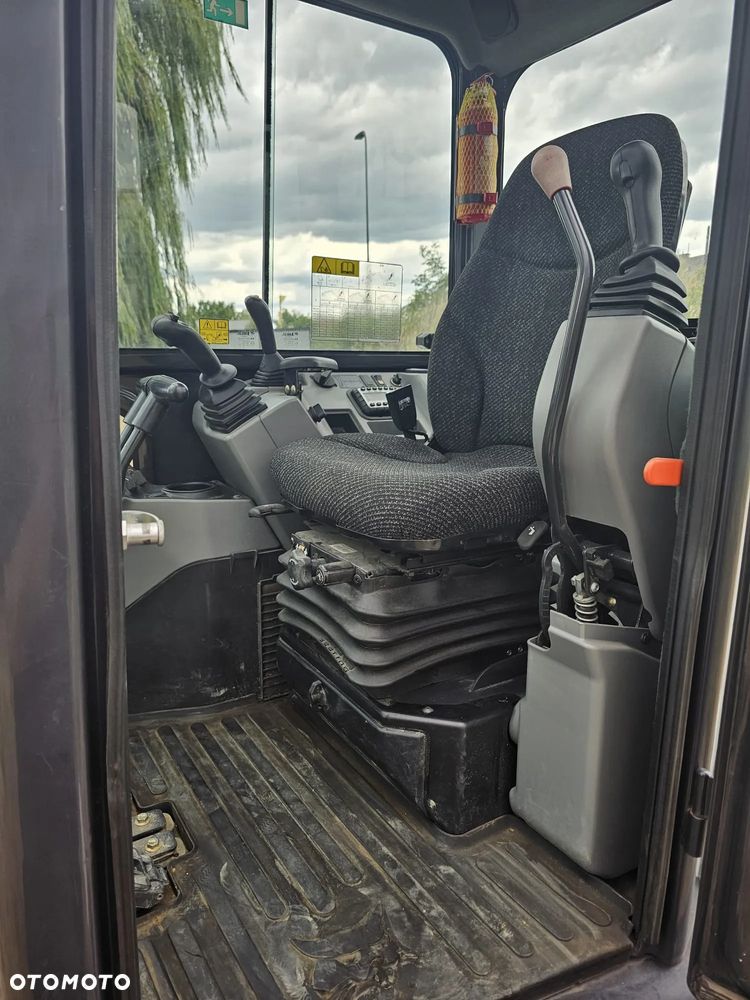 Bobcat E50 - 6