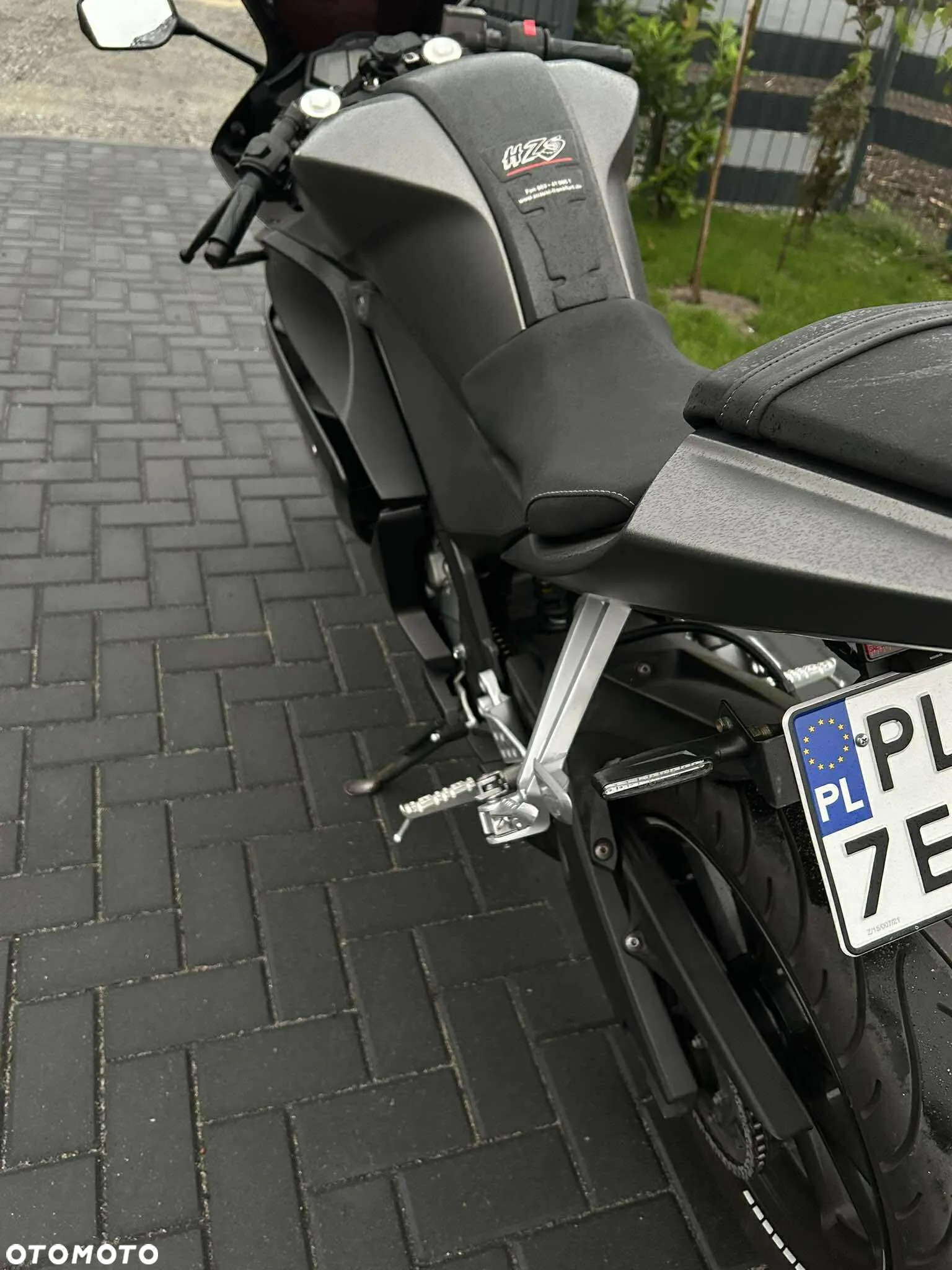 Yamaha YZF - 6