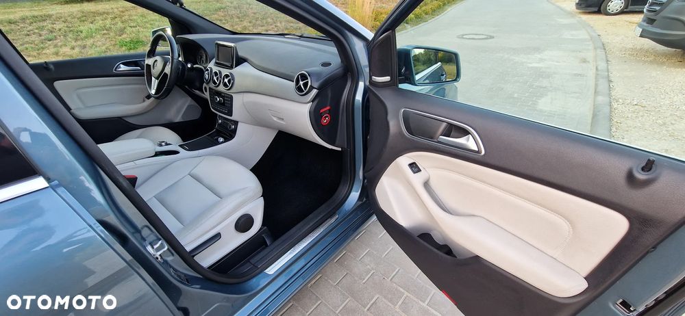 Mercedes-Benz Klasa B 200 7G-DCT - 15