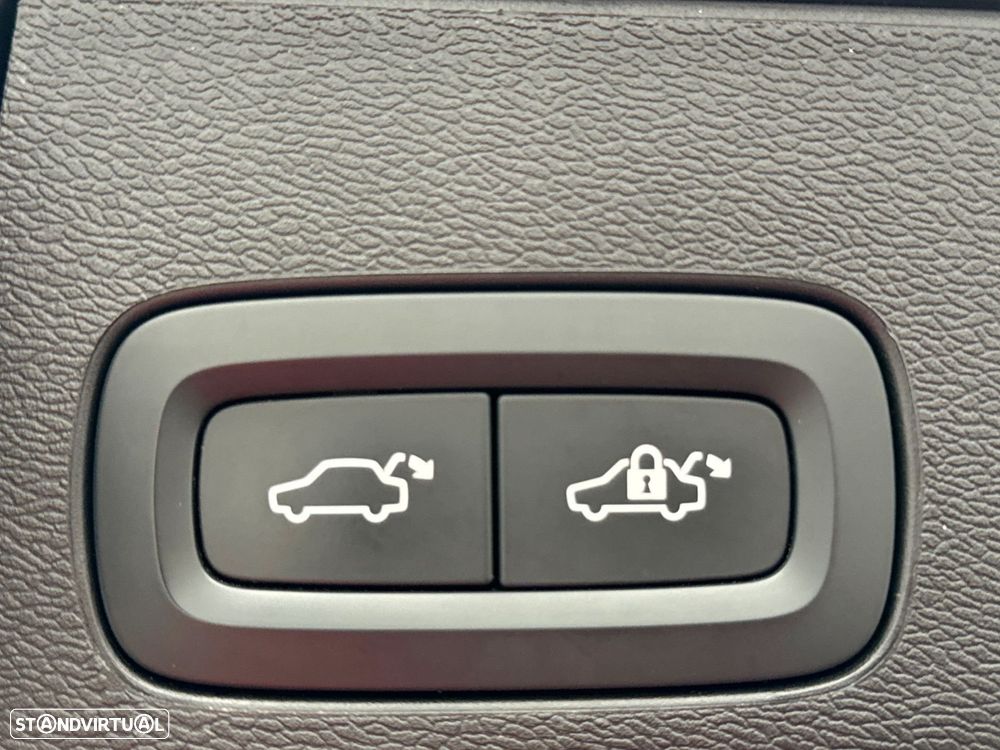 Volvo XC 60 T6 AWD Recharge Geartronic Inscription Expression - 29