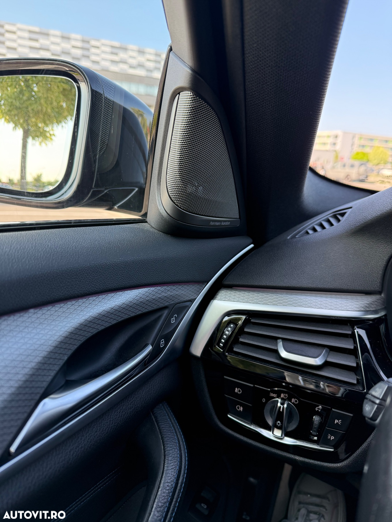 BMW Seria 5 520d xDrive AT - 35