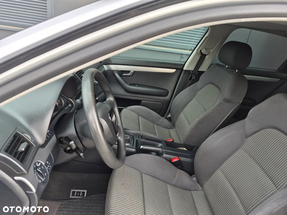 Audi A4 Limousine 1.6 - 9