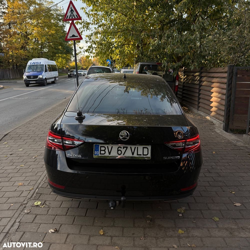 Skoda Superb 2.0 TDI DSG Ambition - 3