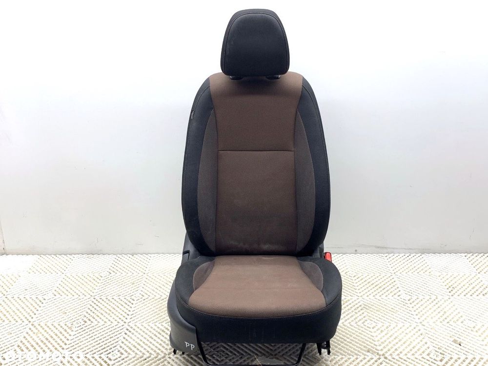 FOTEL PRAWY PRZÓD  HYUNDAI i20 II (GB, IB) 2014 - 2022 1.4 74 kW [100 KM] benzyna 2014 - 2022 - 1