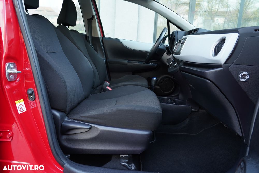 Toyota Yaris 1.5 VVT-i HSD Sol - 15