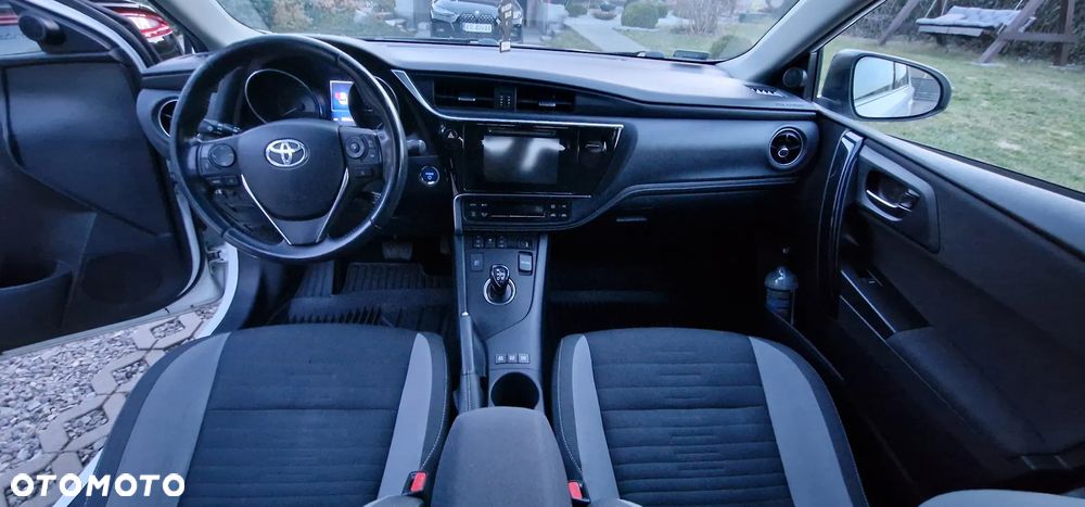 Toyota Auris Hybrid 135 Premium - 6