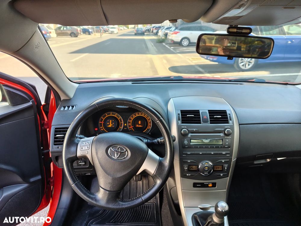 Toyota Corolla 1.6 Sdn. Luna - 9