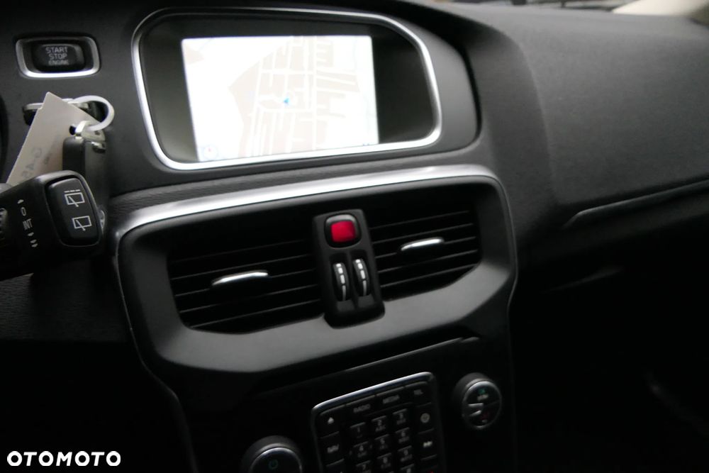 Volvo V40 T2 Drive-E Momentum - 33