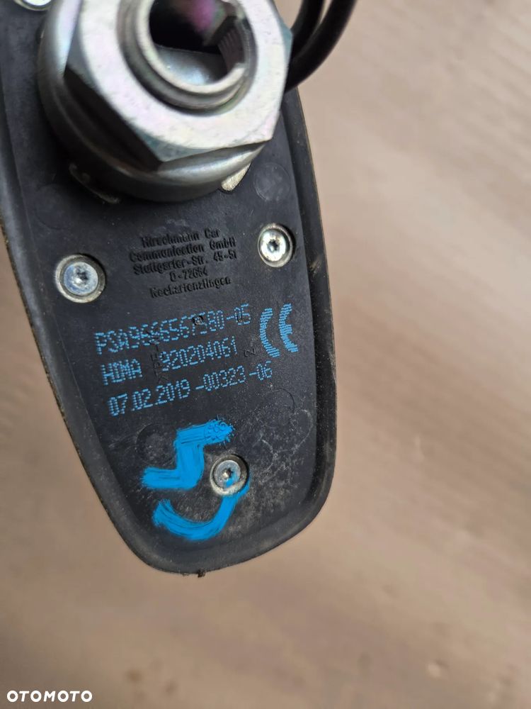 Antena dachowa Citroen C4 II B7 - 7