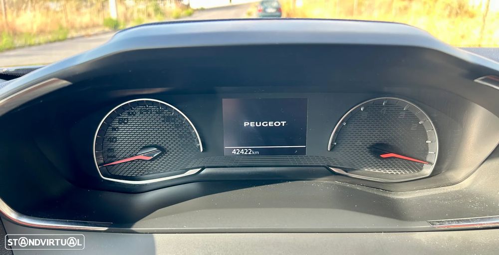 Peugeot 2008 1.2 PureTech Active Pack - 3