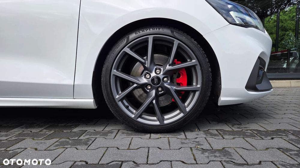 Ford Focus - 26