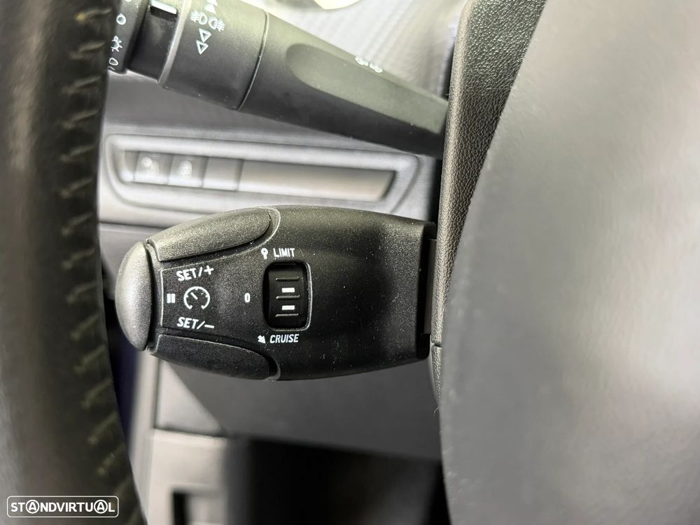 Peugeot 208 1.2 PureTech Style - 24