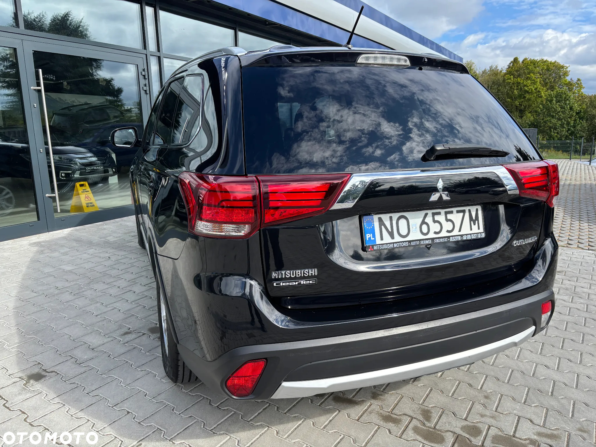 Mitsubishi Outlander 2.2 DID Intense + 4WD - 7