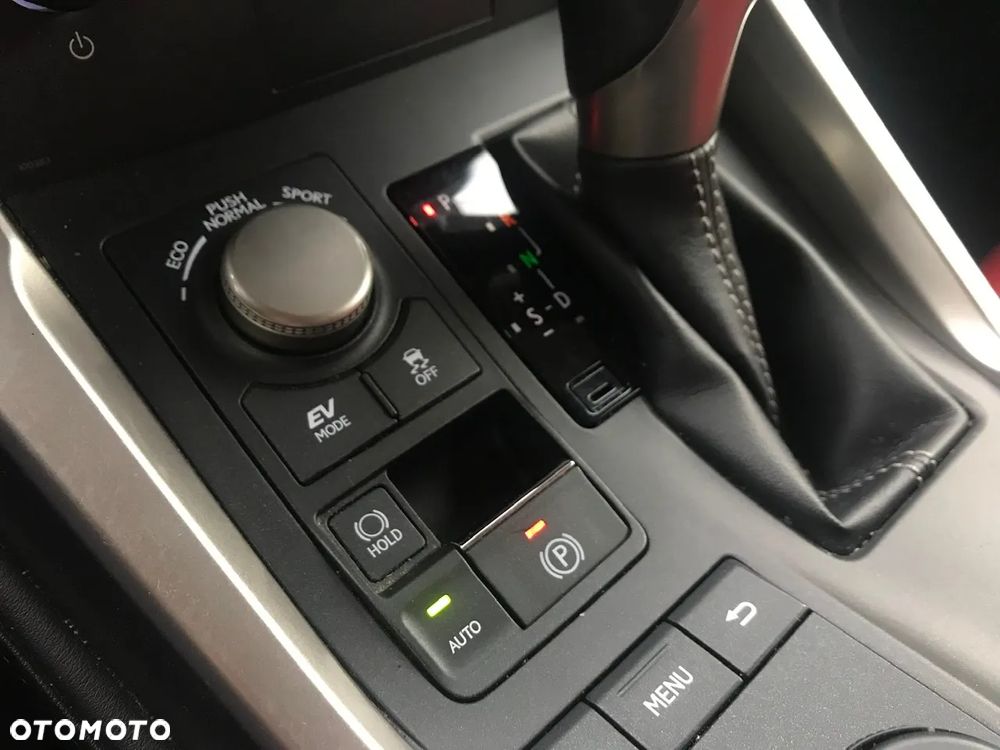 Lexus NX 300h Elite AWD - 31