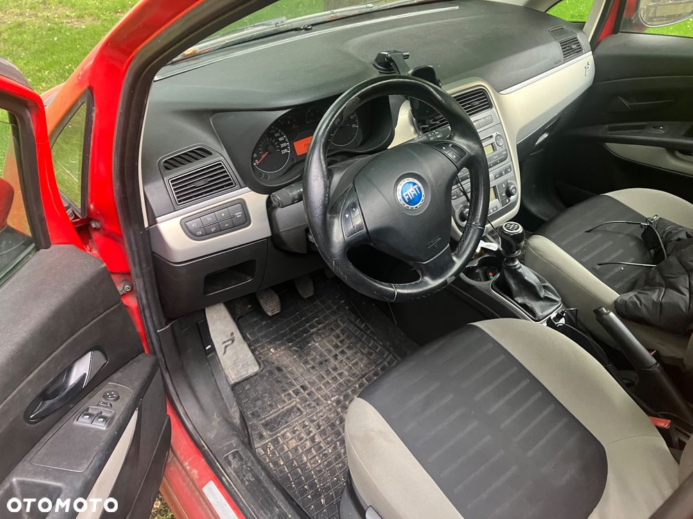 Fiat Punto 1.4 16V Dynamic - 4