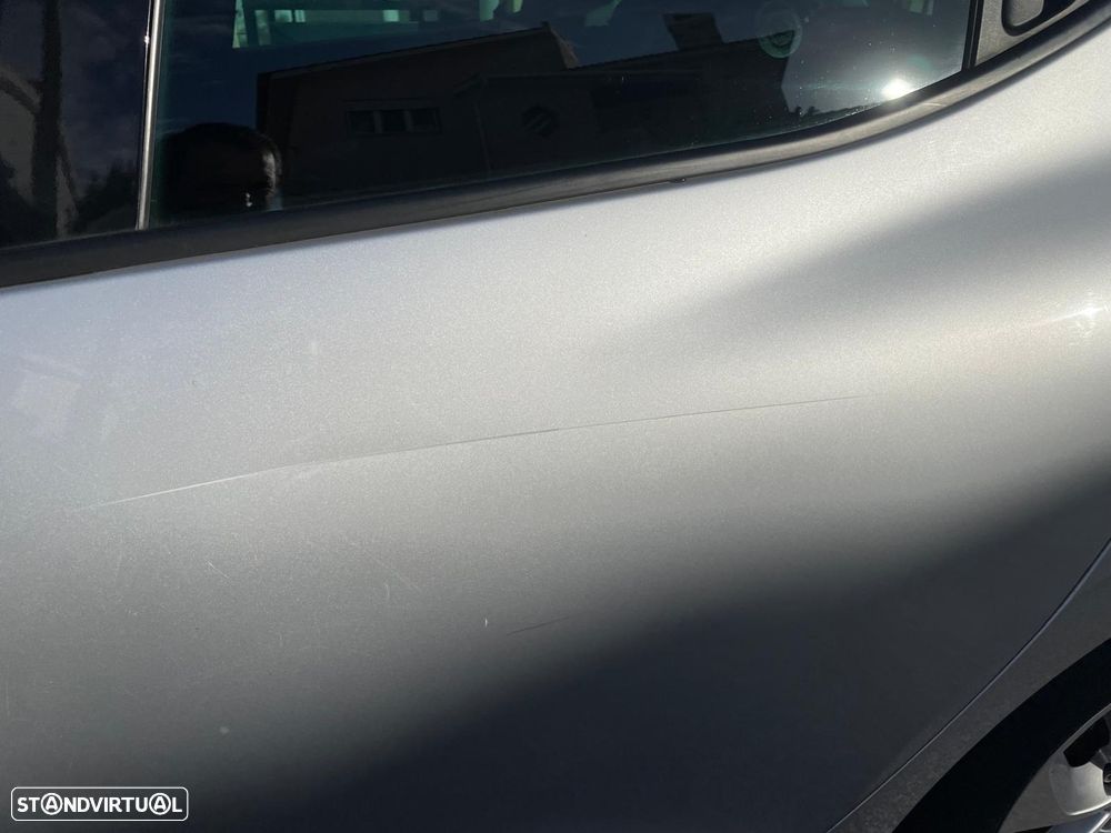 Renault Clio 1.2 16V 75 Collection - 9