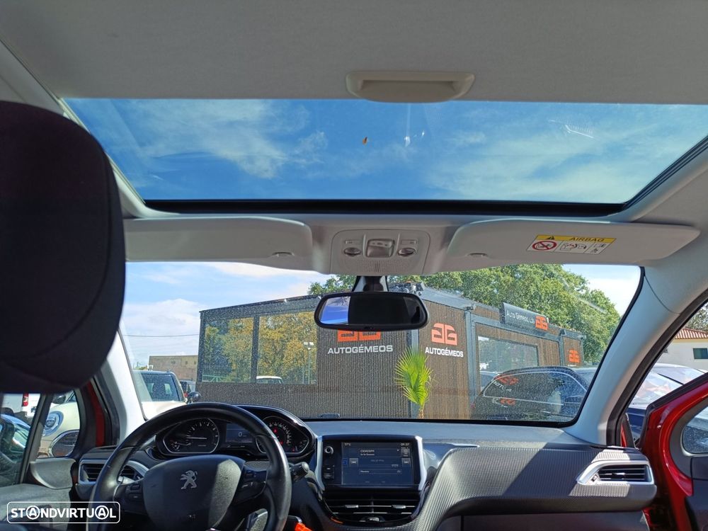 Peugeot 208 1.2 VTi SE Style - 14
