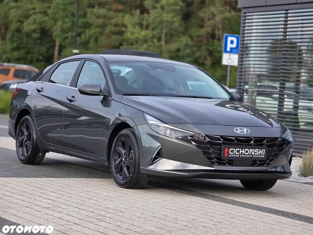 Hyundai Elantra - 36