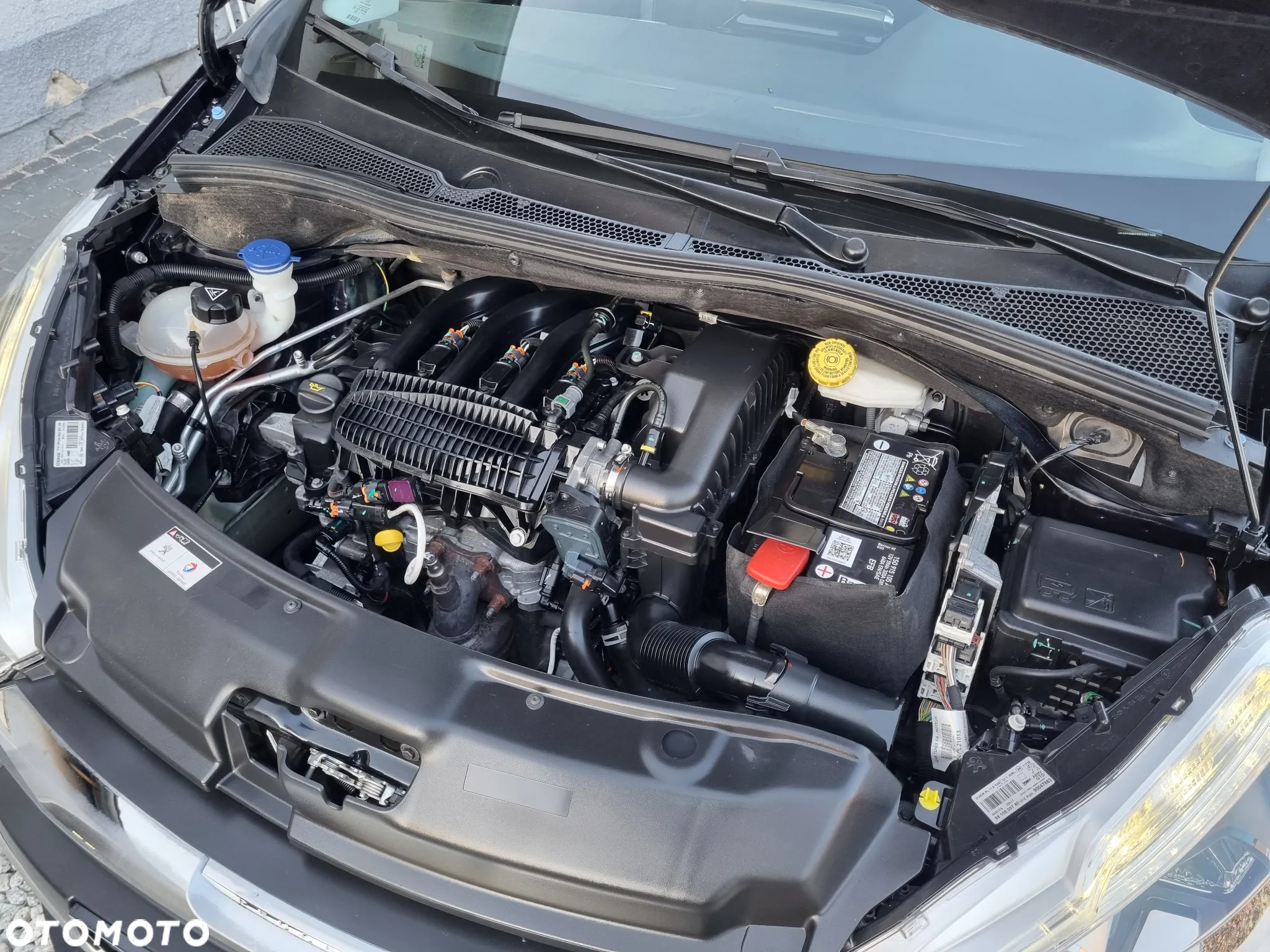 Peugeot 208 1.2 PureTech Style - 12