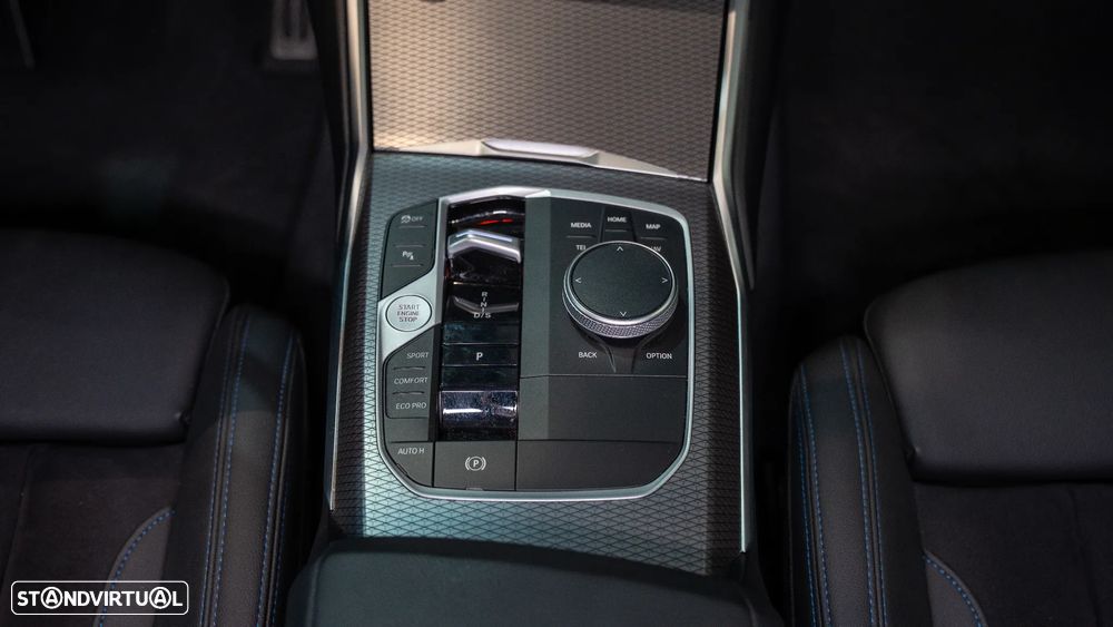 BMW 320 d Touring Pack Desportivo M Auto - 13