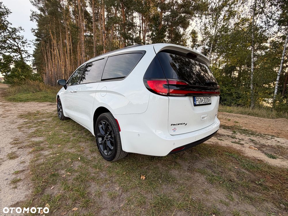 Chrysler Pacifica - 6