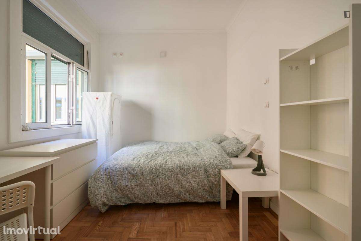 Quarto - localizado em Marquês de Pombal Lisbon - Grande imagem: 2/12