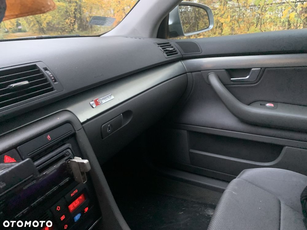 Audi A4 Limousine - 5