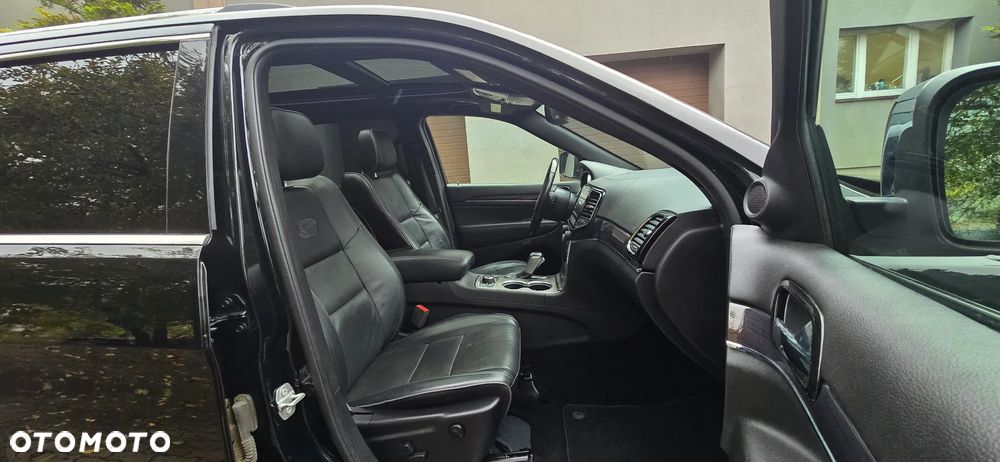 Jeep Grand Cherokee - 12
