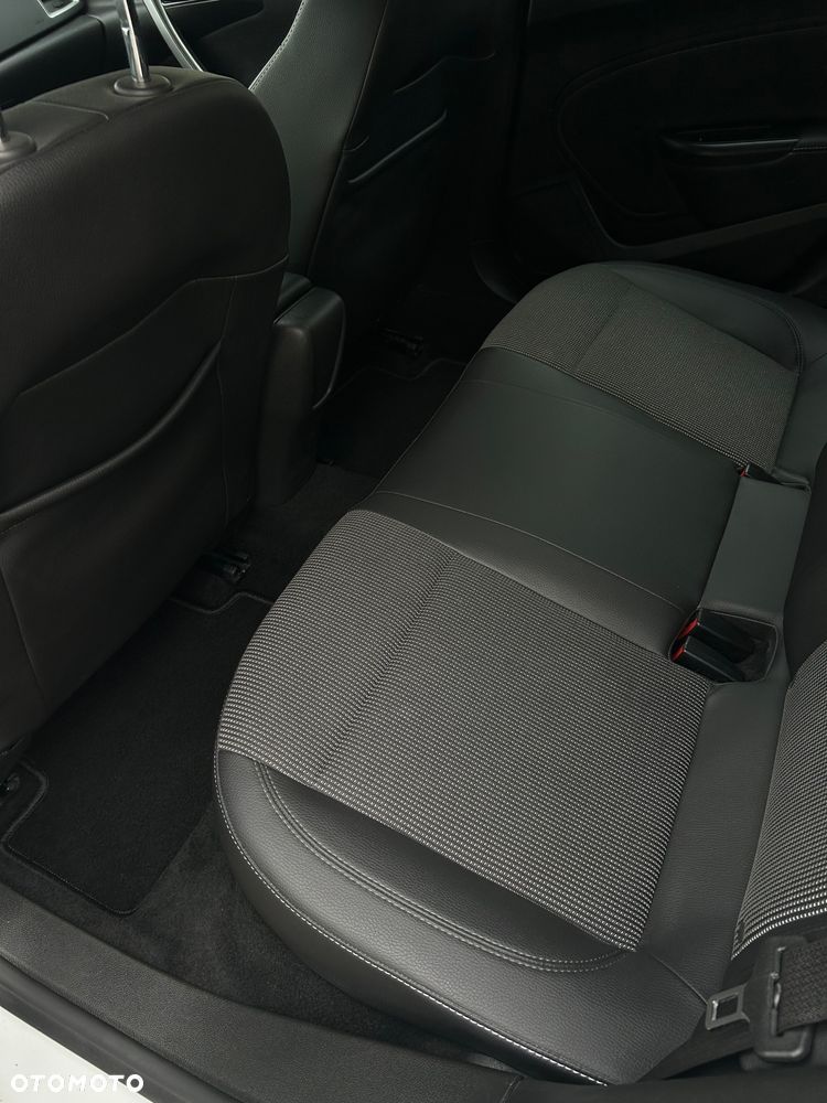 Opel Astra 1.7 CDTI Cosmo - 24
