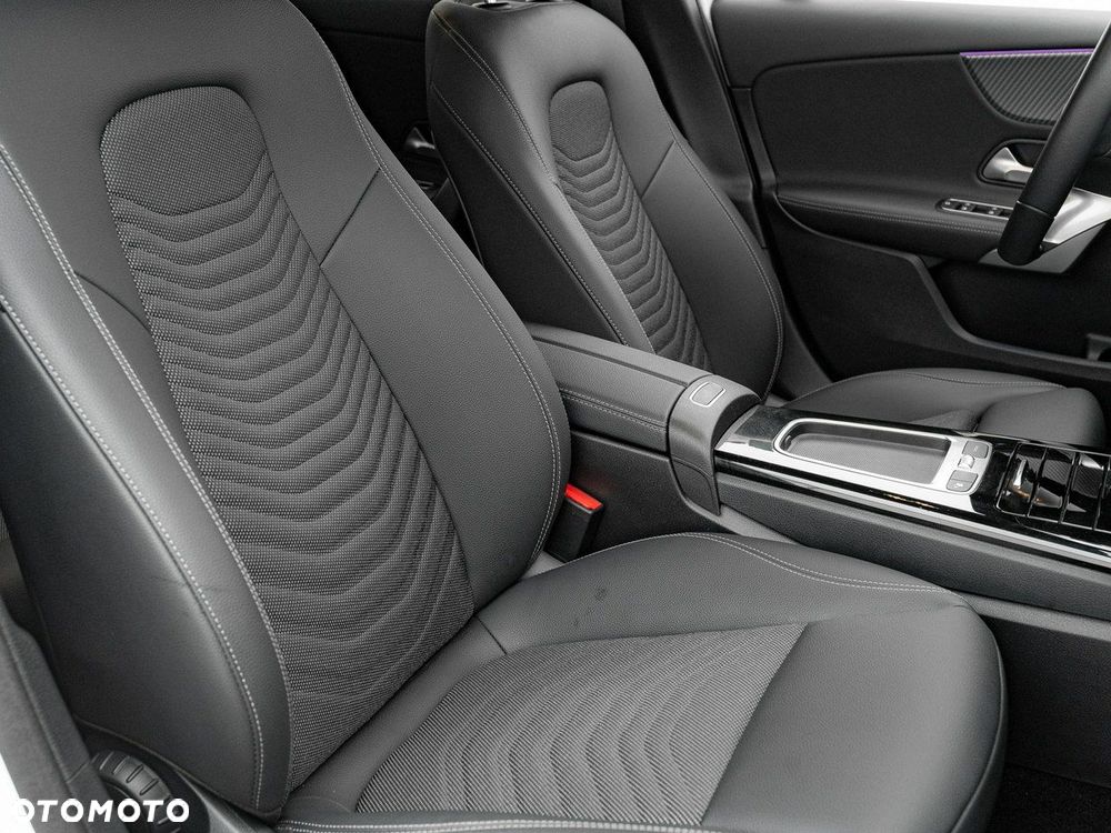 Mercedes-Benz Klasa A 200 d Progressive 8G-DCT - 31