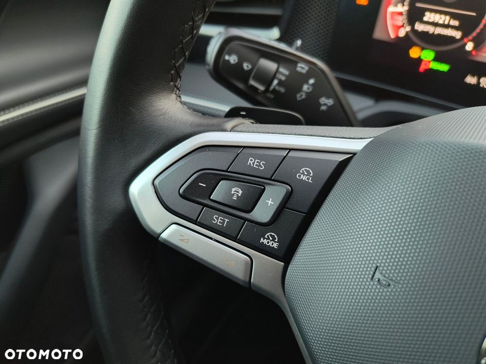 Volkswagen Passat - 22