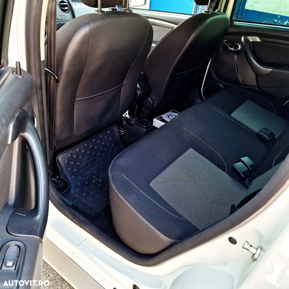 Dacia Duster 1.2 TCe 4x4 Laureate - 15