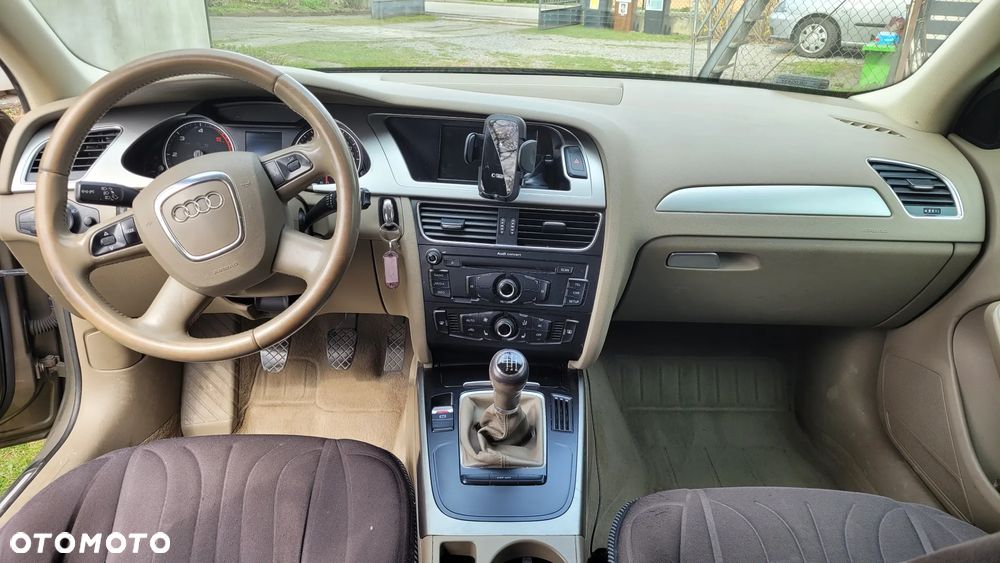 Audi A4 Avant 2.0 TDI - 10