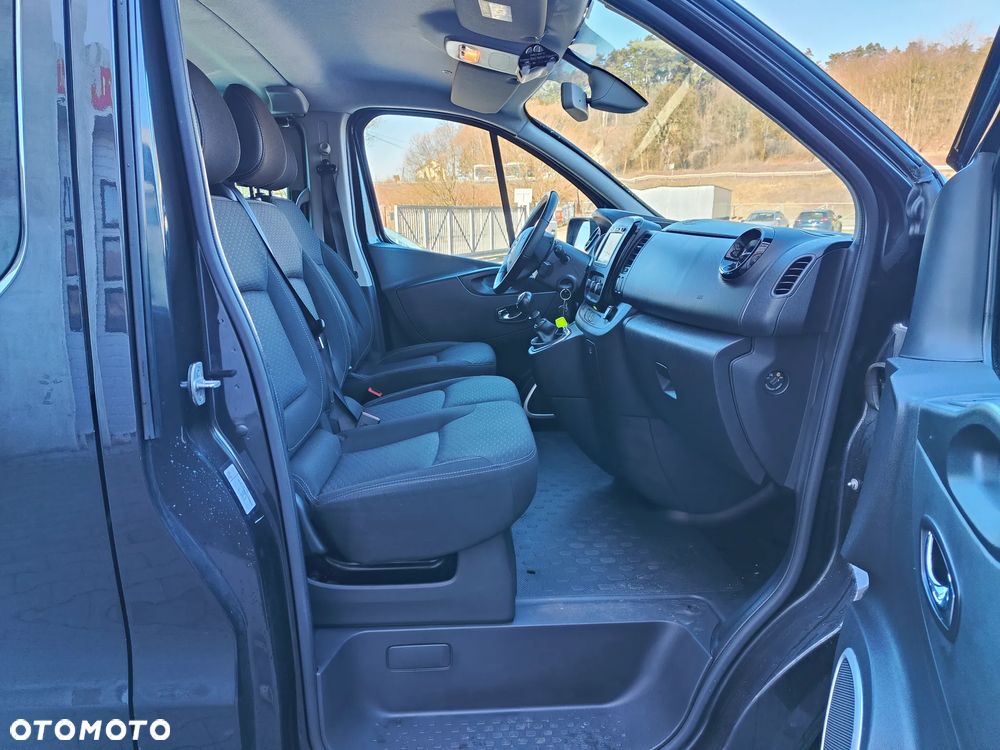 Opel Vivaro - 24