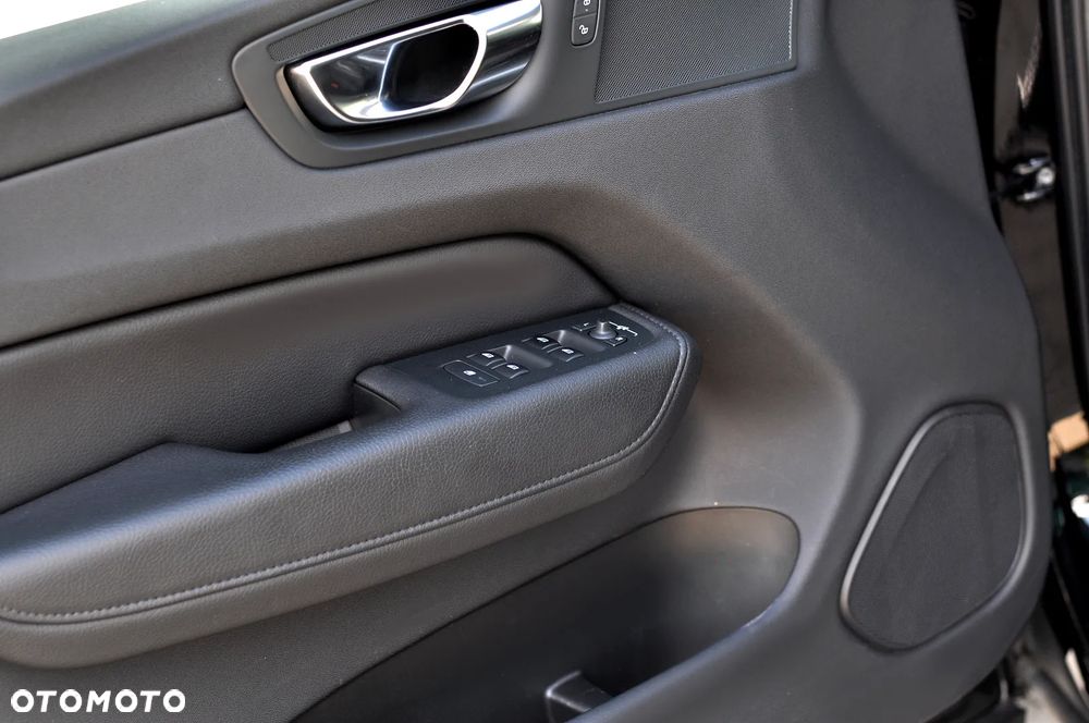 Volvo XC 60 T6 AWD Recharge Geartronic Inscription - 22