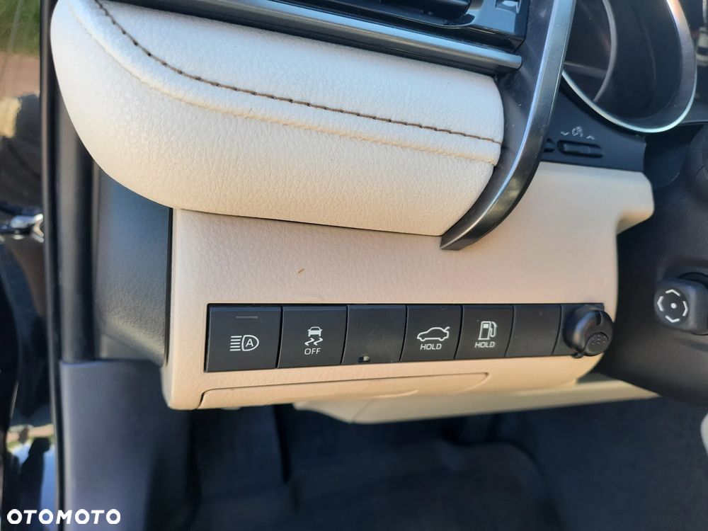 Toyota Camry 2.5 Hybrid Executive CVT - 16