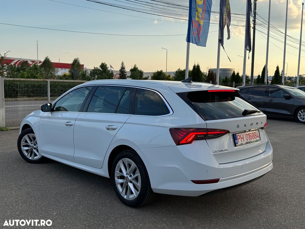 Skoda Octavia 2.0 TDI STYLE DSG - 23
