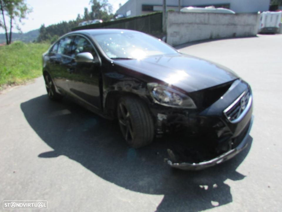 Volvo S60 II 2.0 D3 (163cv) de 2011 - Peças Usadas (6669) - 1