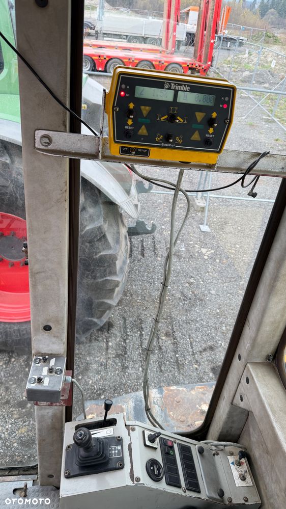 New Holland F106.6 - 17