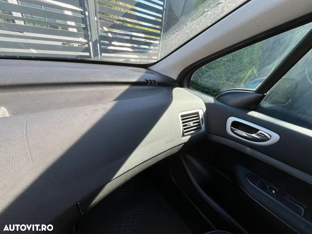 Peugeot 307 1.6 XT - 19